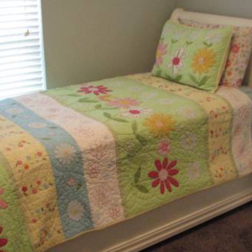 Pottery Barn Kids Quilt, Sham & Sheets